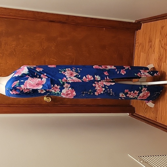 G.I.L.I. Short Sleeve Cobalt Blue Maxi Dress with Pink and White Flowers - XS - Picture 5 of 13